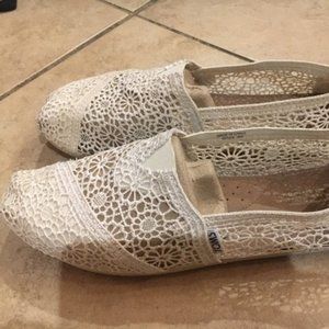 Natural Lace Women's Toms